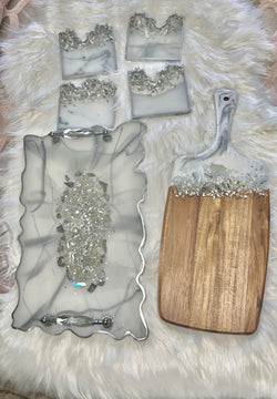 Custom Resin Tray with 4 Coasters and Cheeseboard Set